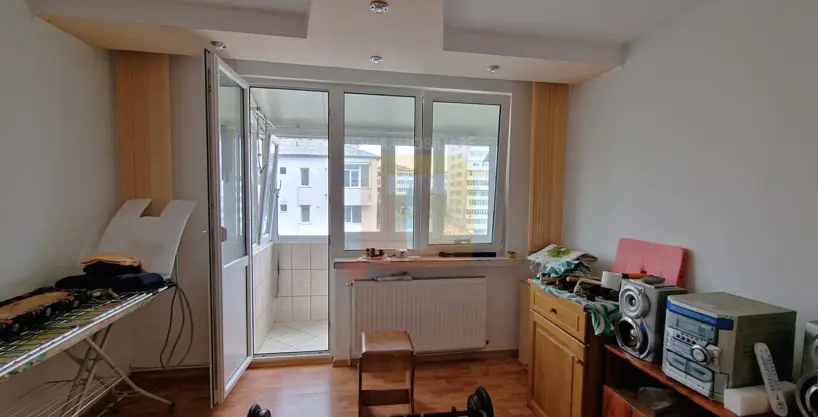 Apartament 2 camere în zona Tic-Tac, Dărmănești – sufragerie